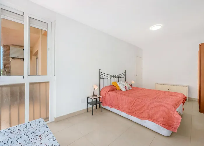 Beachfront Center Appartement Estepona