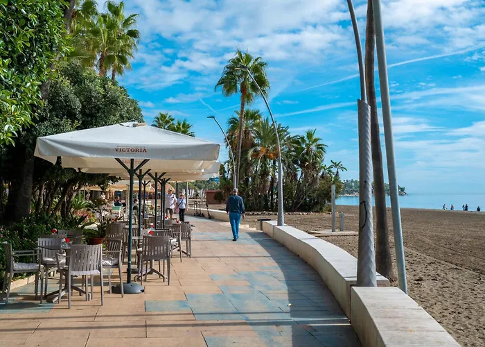 Beachfront Center Appartement Estepona