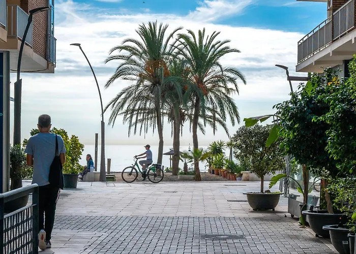 Beachfront Center Appartement Estepona